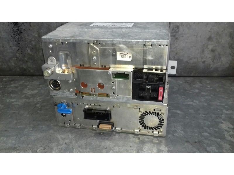 Recambio de sistema audio / radio cd para mercedes-benz clase s (w220) berlina referencia OEM IAM A2208203489 8638203723 BOSCH