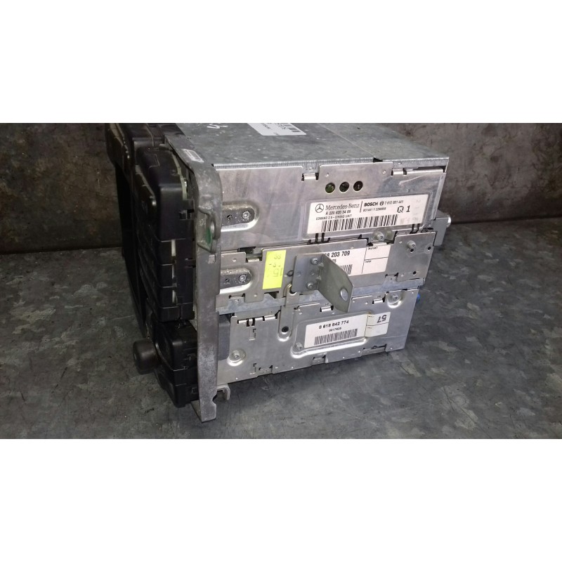 Recambio de sistema audio / radio cd para mercedes-benz clase s (w220) berlina referencia OEM IAM A2208203489 8638203723 BOSCH