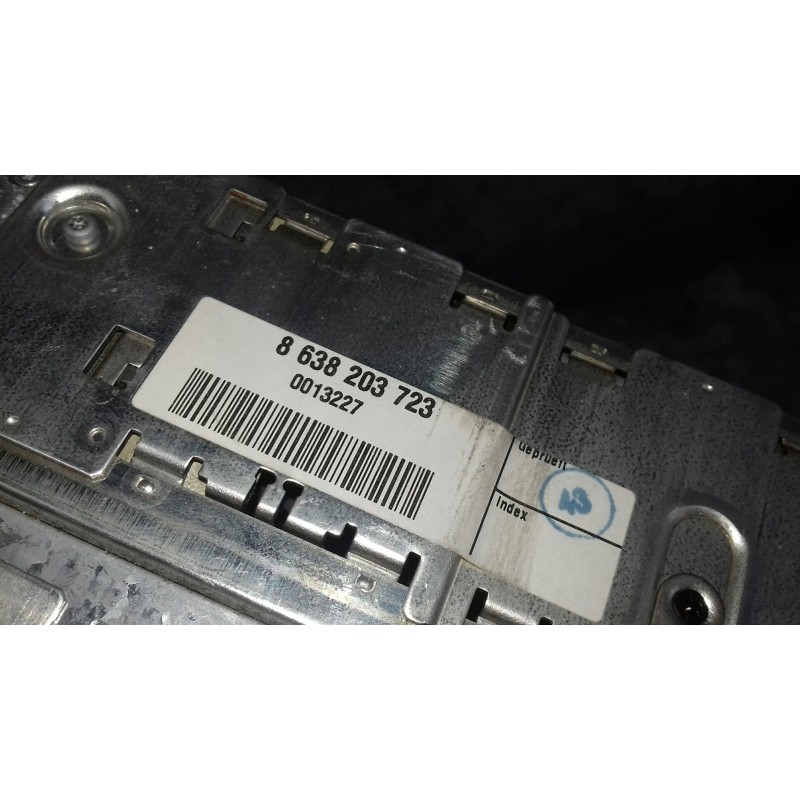 Recambio de sistema audio / radio cd para mercedes-benz clase s (w220) berlina referencia OEM IAM A2208203489 8638203723 BOSCH