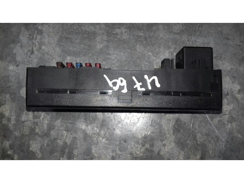 Recambio de caja reles / fusibles para mercedes-benz clase c (w202) berlina referencia OEM IAM A0005400172 05376110 