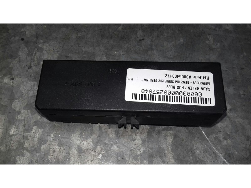 Recambio de caja reles / fusibles para mercedes-benz clase c (w202) berlina referencia OEM IAM A0005400172 05376110 