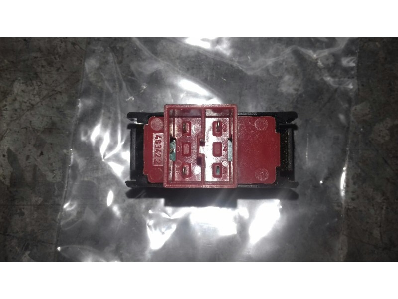 Recambio de interruptor para mercedes-benz clase c (w202) berlina referencia OEM IAM 2108202810KZ  ASR - OFF