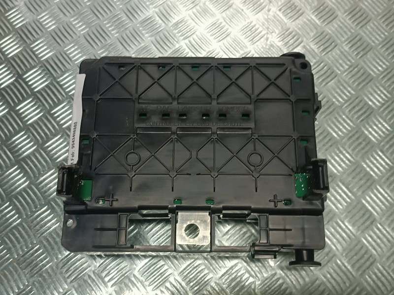 Recambio de caja reles / fusibles para citroen xsara picasso referencia OEM IAM 9643498880 T118470003J BSM-B3