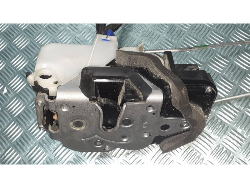 Recambio de cerradura puerta delantera derecha para opel mokka x design line start/stop referencia OEM IAM 13579523  