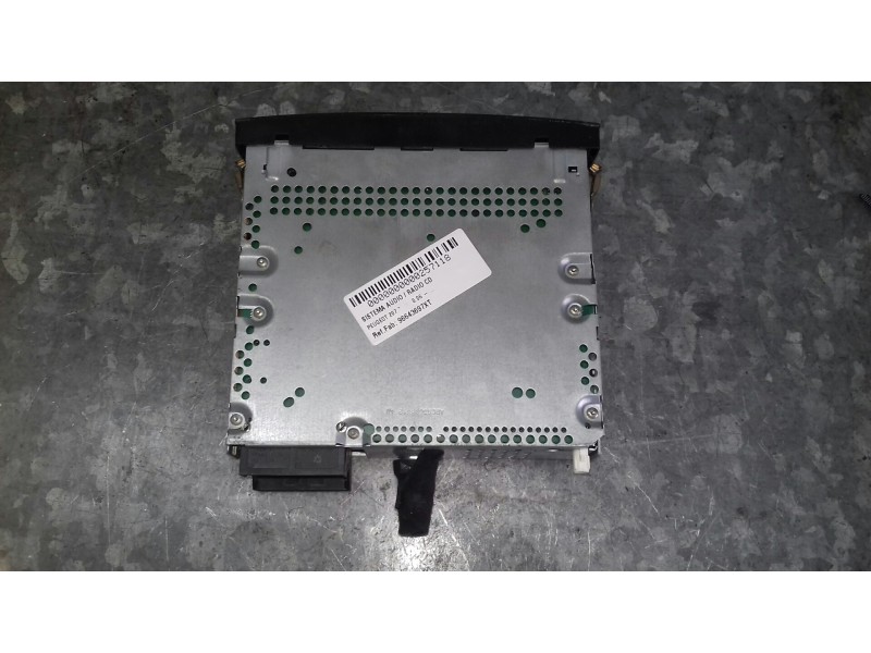 Recambio de sistema audio / radio cd para peugeot 207 referencia OEM IAM 96643697XT  SIEMENS - VDO
