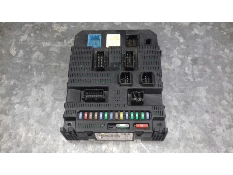 Recambio de caja reles / fusibles para peugeot 307 (s1) referencia OEM IAM 9664156780  BSI 2004