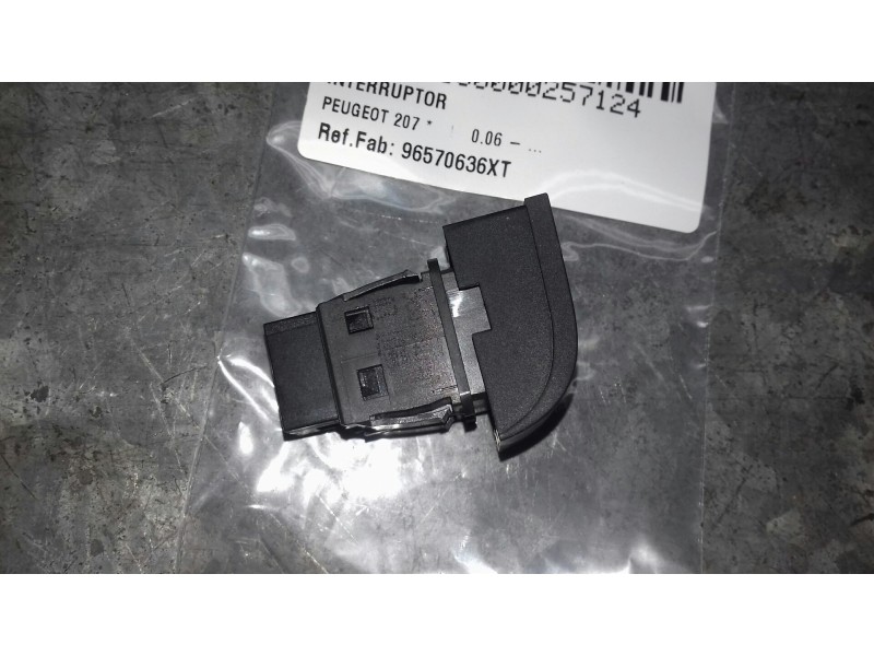 Recambio de interruptor para peugeot 207 referencia OEM IAM 96570636XT  CIERRE