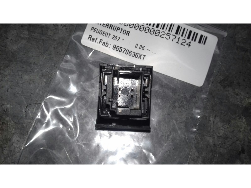 Recambio de interruptor para peugeot 207 referencia OEM IAM 96570636XT  CIERRE