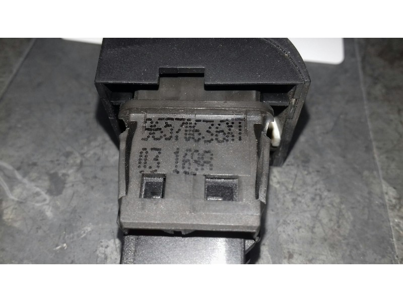 Recambio de interruptor para peugeot 207 referencia OEM IAM 96570636XT  CIERRE