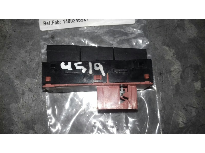 Recambio de interruptor para citroen jumpy referencia OEM IAM 14002459XT 03065610 ESP / OFF