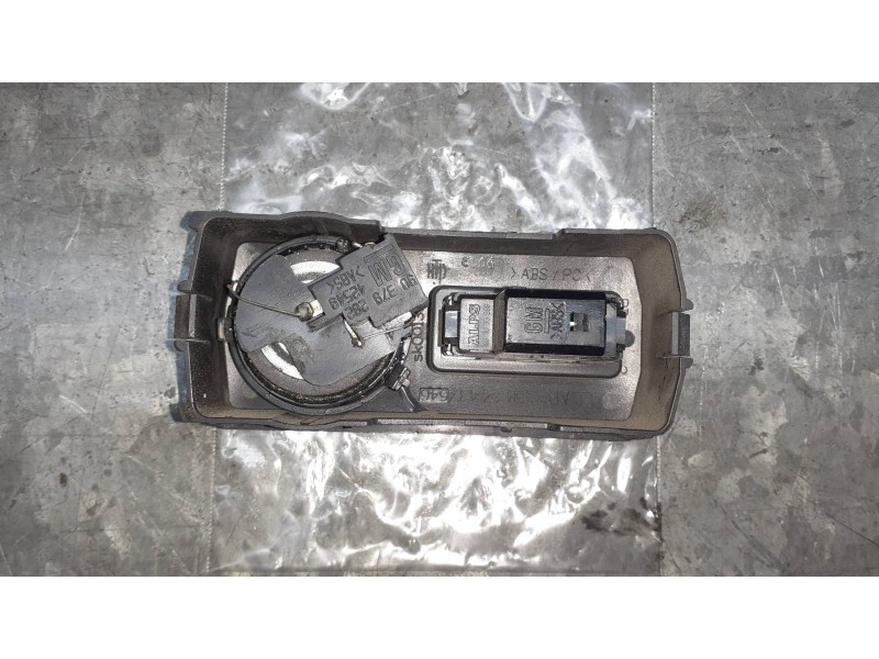 Recambio de mando elevalunas trasero derecho para opel vectra c berlina referencia OEM IAM 09185959 90379282 ALTAVOZ