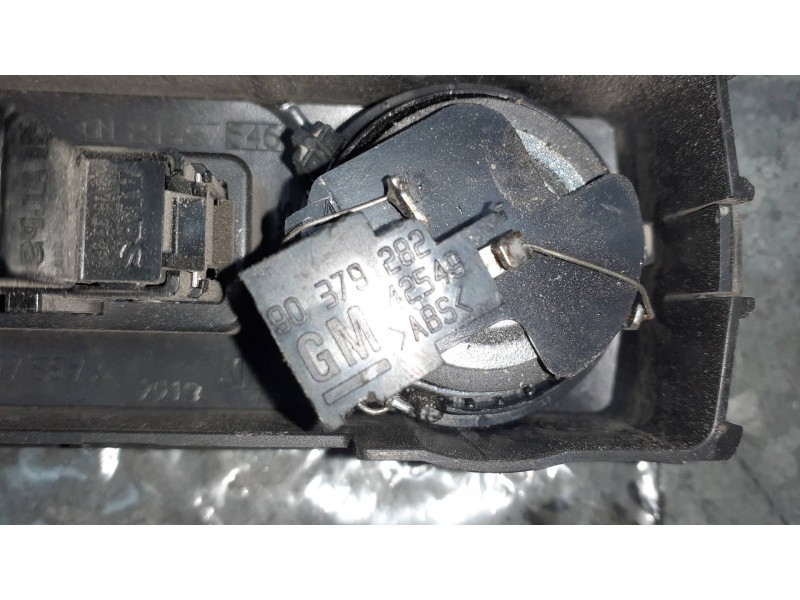 Recambio de mando elevalunas trasero derecho para opel vectra c berlina referencia OEM IAM 09185959 90379282 ALTAVOZ