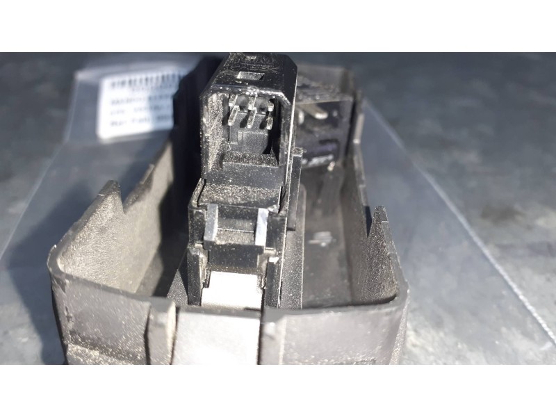 Recambio de mando elevalunas trasero derecho para opel vectra c berlina referencia OEM IAM 09185959 90379282 ALTAVOZ