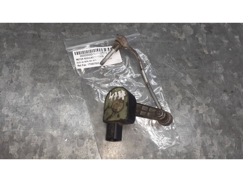 Recambio de motor regulacion faros para audi a6 berlina (4f2) referencia OEM IAM 1T0907503 6PM00873900 HELLA