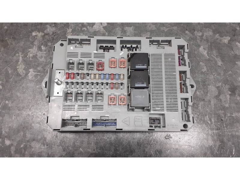 Recambio de caja reles / fusibles para jaguar xf referencia OEM IAM 8X2T14B476BD  7340955340