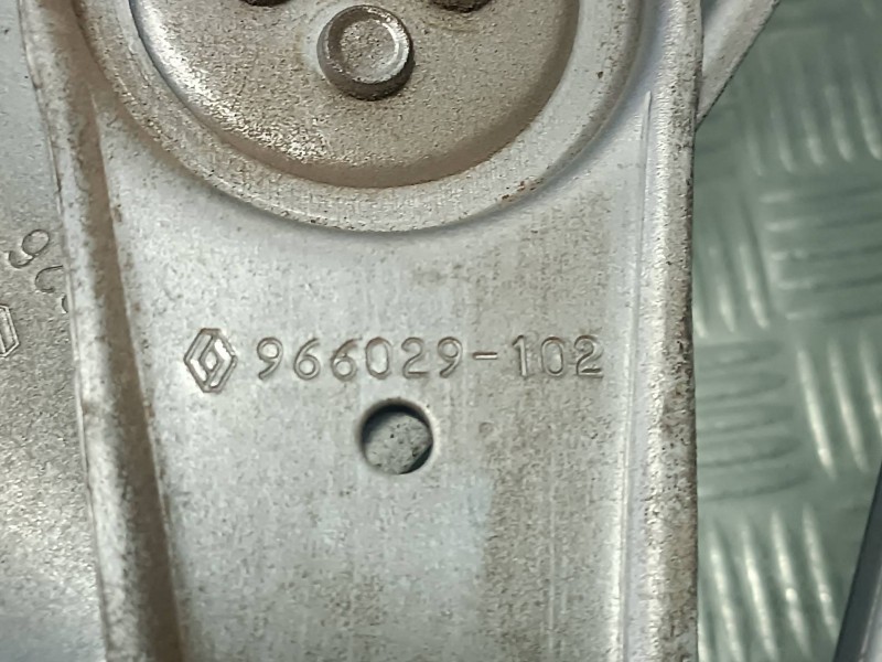 Recambio de elevalunas delantero derecho para renault megane iii coupe referencia OEM IAM 965916102 966036102 ELECTRICO