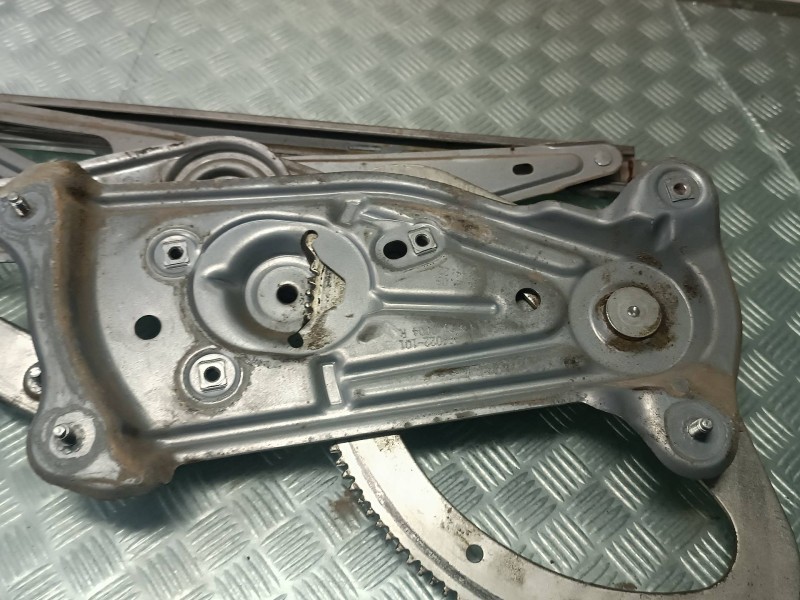 Recambio de elevalunas delantero izquierdo para renault megane iii coupe referencia OEM IAM 966036102 965916102 ELECTRICO