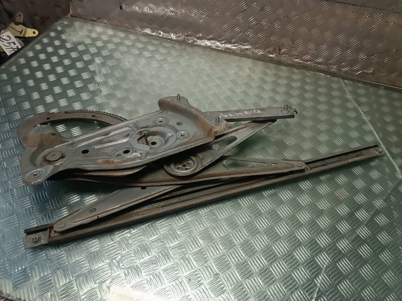 Recambio de elevalunas delantero izquierdo para renault megane iii coupe referencia OEM IAM 966036102 965916102 ELECTRICO