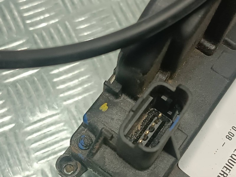 Recambio de cerradura puerta delantera izquierda para renault megane iii coupe referencia OEM IAM  NEGRO CONECTOR 4 PINES