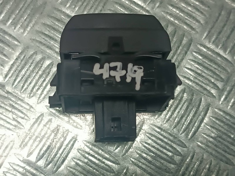 Recambio de interruptor para renault megane iii coupe referencia OEM IAM 251450002R CONECTOR 3 PINES ESTABILIDAD ESP