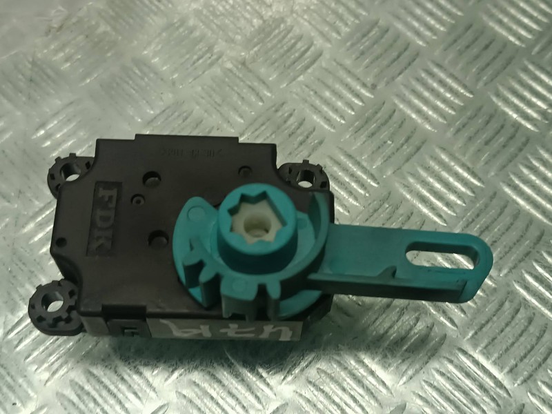 Recambio de motor apertura trampillas climatizador para renault megane iii coupe referencia OEM IAM N105212V VHB3010007A VALEO