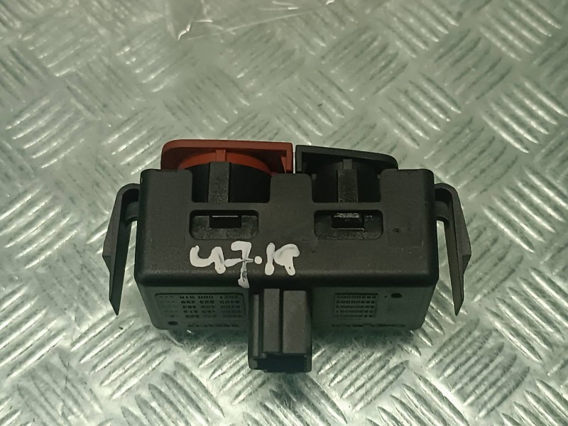 Recambio de warning para renault megane iii coupe referencia OEM IAM 8200214895A 8200483813 CONECTOR 6 PINES