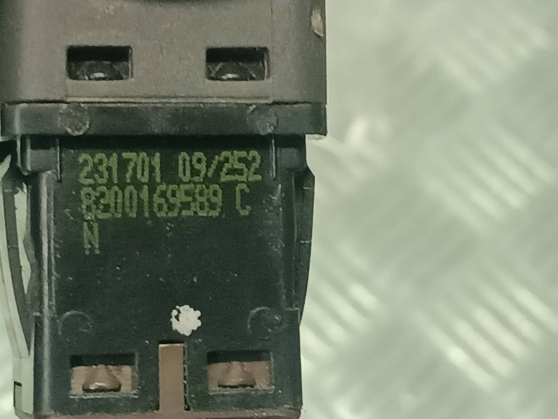 Recambio de interruptor para renault megane iii coupe referencia OEM IAM 8200169589C CONECTOR 2 PINES AIRBAG