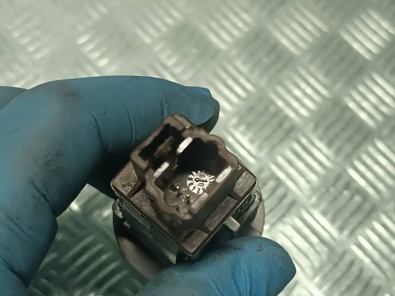 Recambio de interruptor para renault megane iii coupe referencia OEM IAM 8200169589C CONECTOR 2 PINES AIRBAG