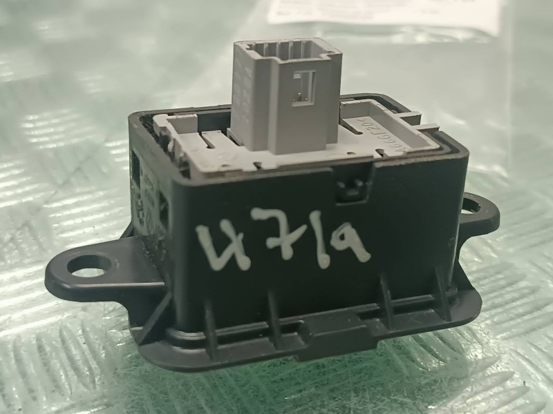 Recambio de mando control crucero para renault megane iii coupe referencia OEM IAM PA66GF20  CONECTOR 5 PINES