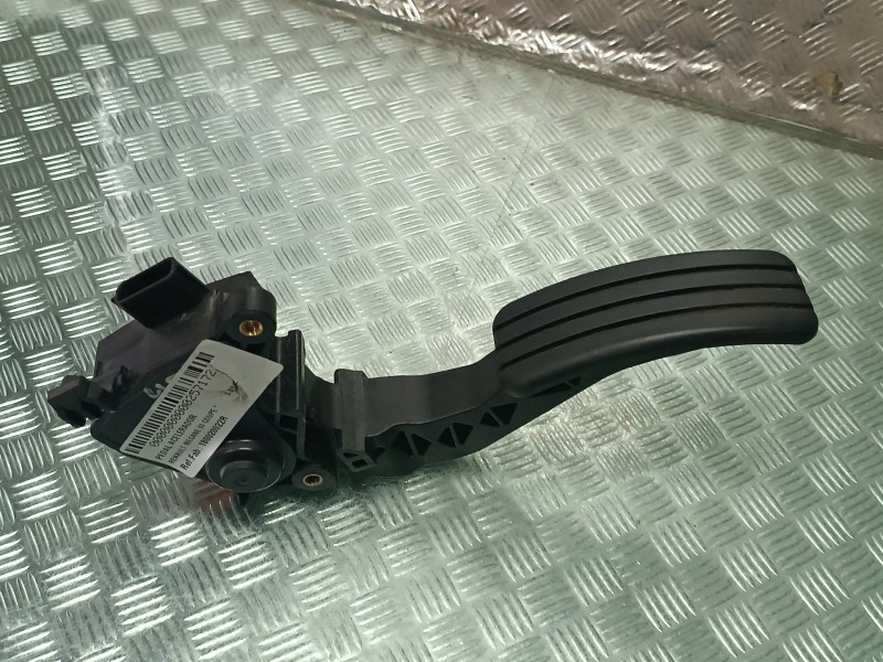 Recambio de pedal acelerador para renault megane iii coupe referencia OEM IAM 180020022R  CONECTOR 6 PINES