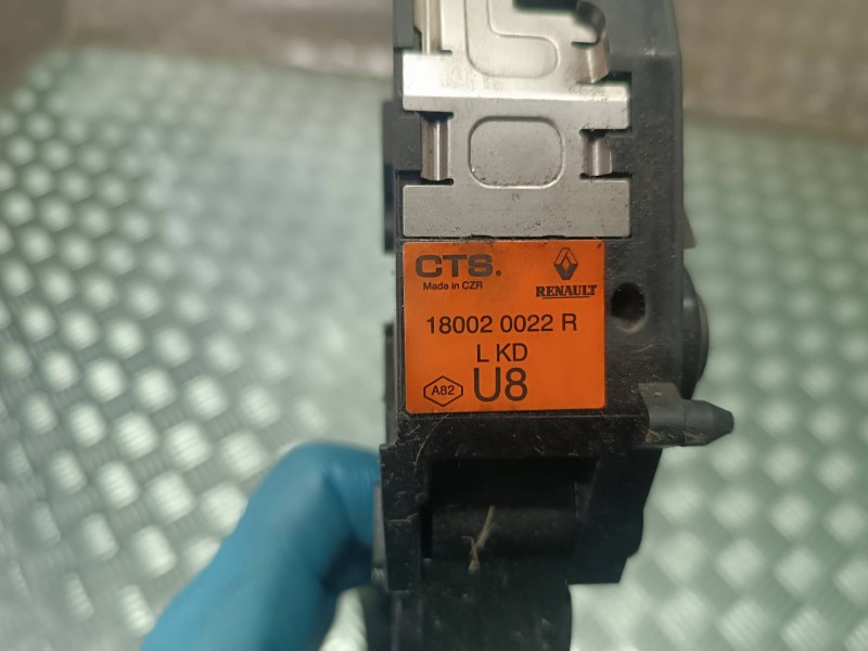 Recambio de pedal acelerador para renault megane iii coupe referencia OEM IAM 180020022R  CONECTOR 6 PINES