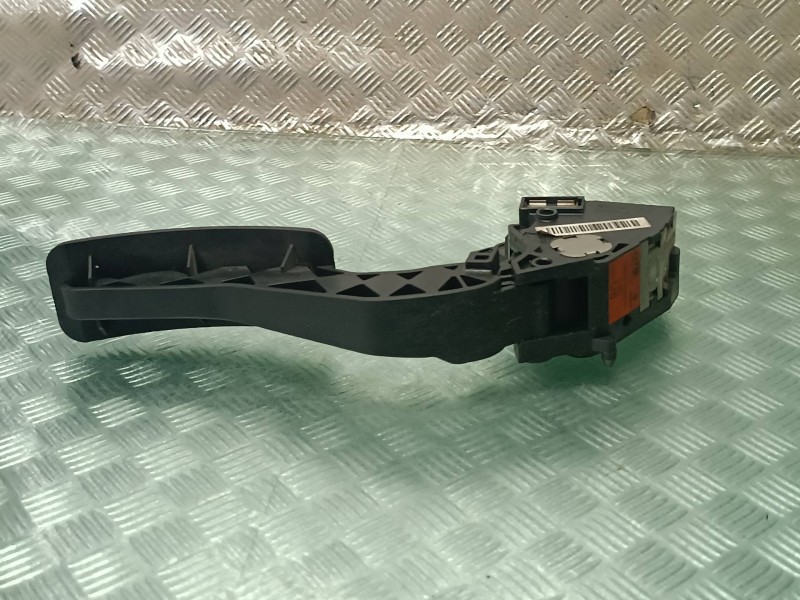 Recambio de pedal acelerador para renault megane iii coupe referencia OEM IAM 180020022R  CONECTOR 6 PINES