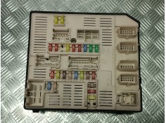 Recambio de caja reles / fusibles para renault megane iii coupe referencia OEM IAM 284B60008R USM BD95 8229302094