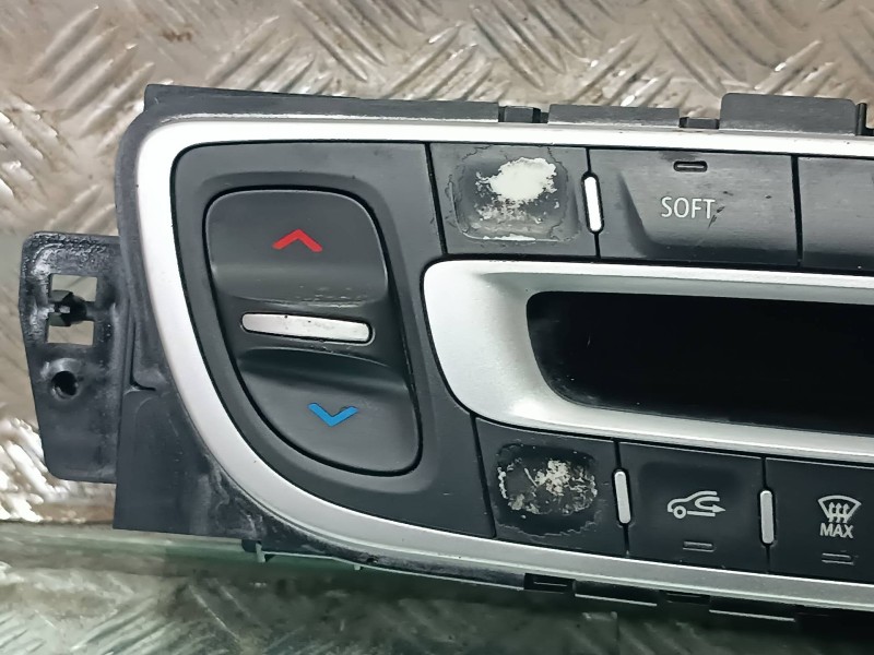 Recambio de mando calefaccion / aire acondicionado para renault megane iii coupe referencia OEM IAM 275100007R T1001909K VALEO