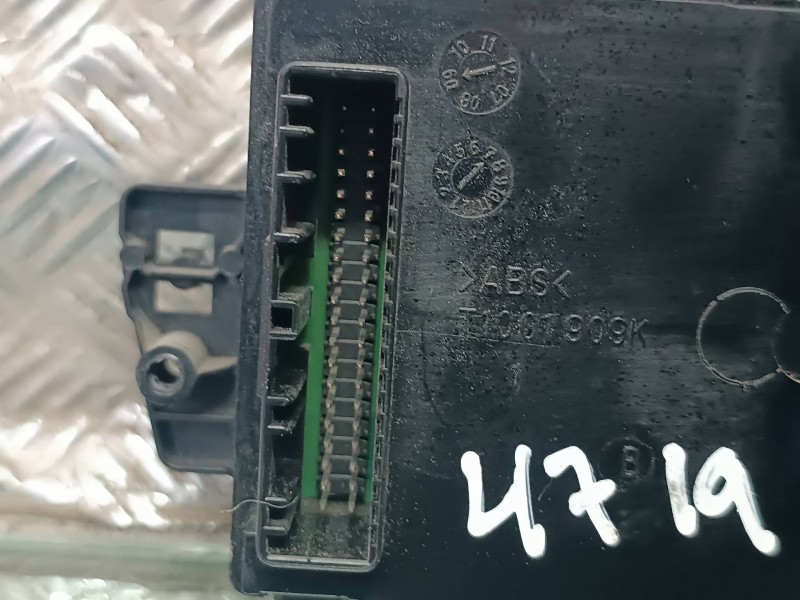 Recambio de mando calefaccion / aire acondicionado para renault megane iii coupe referencia OEM IAM 275100007R T1001909K VALEO