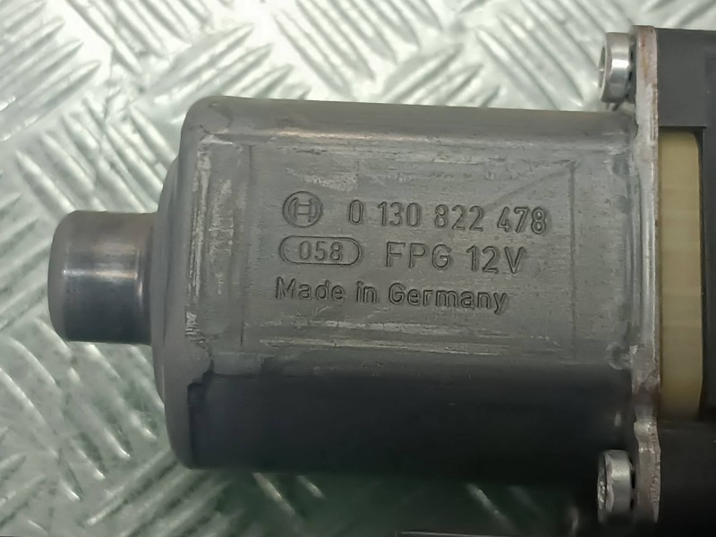 Recambio de motor elevalunas delantero izquierdo para renault megane iii coupe referencia OEM IAM 807310006R 0130822478 96843210