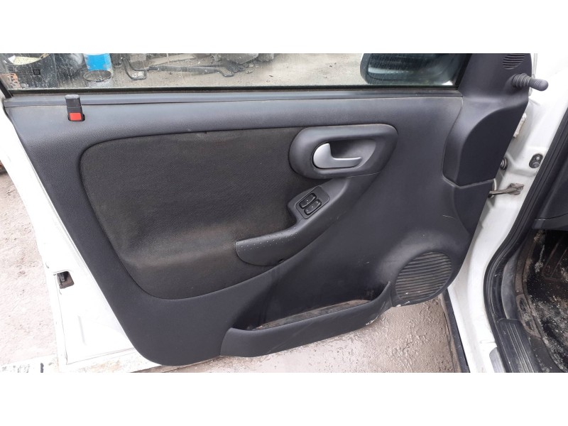 opel corsa c del año 2011