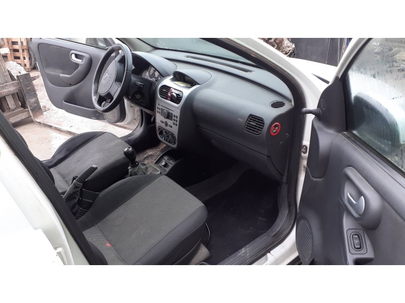 opel corsa c del año 2011