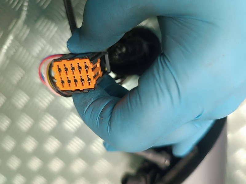 Recambio de retrovisor derecho para citroen c4 berlina referencia OEM IAM A057273 026724 ELECTRICO