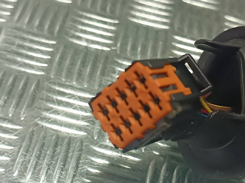 Recambio de retrovisor izquierdo para citroen c4 berlina referencia OEM IAM A057273 026724 ELECTRICO