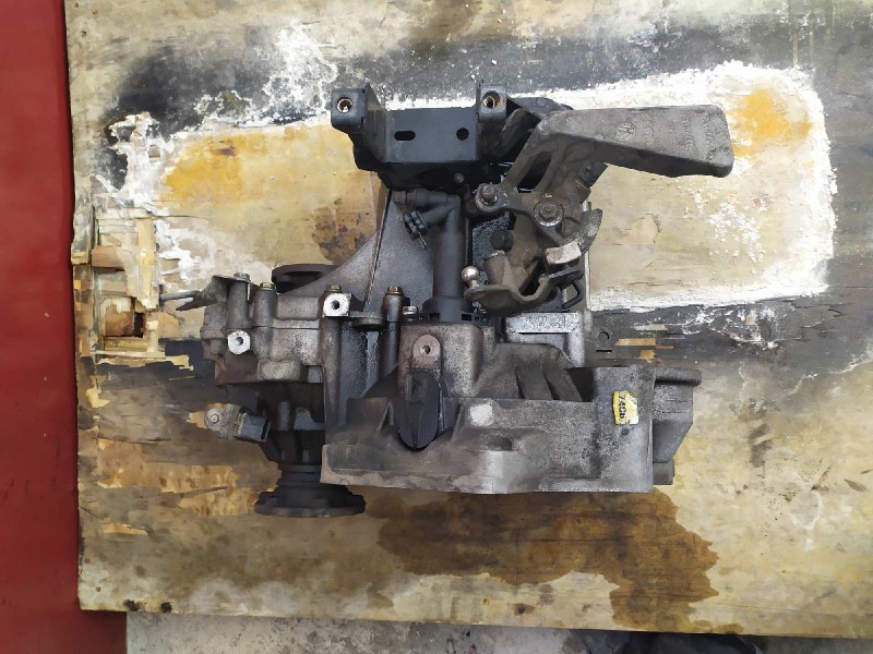 Recambio de caja cambios para volkswagen polo (9n1) highline referencia OEM IAM GGV  5 VELOCIDADES