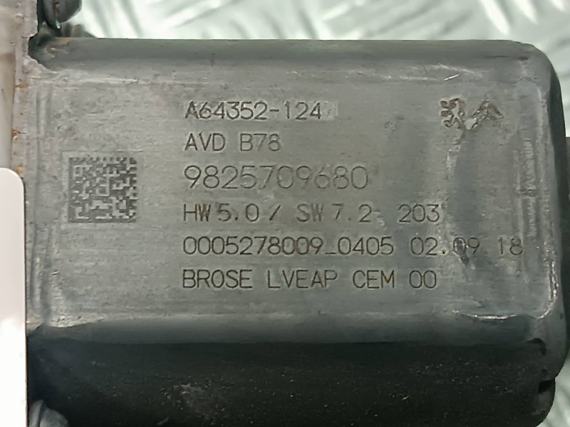 Recambio de elevalunas delantero derecho para citroen c4 berlina referencia OEM IAM 9826076280 CONECTOR 6 PINES ELECTRICO