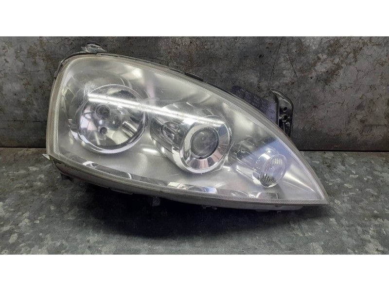 Recambio de faro derecho para opel corsa c referencia OEM IAM 13237262  GM0096726