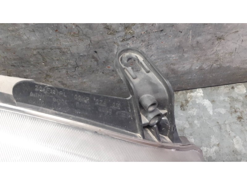 Recambio de faro derecho para opel corsa c referencia OEM IAM 13237262  GM0096726