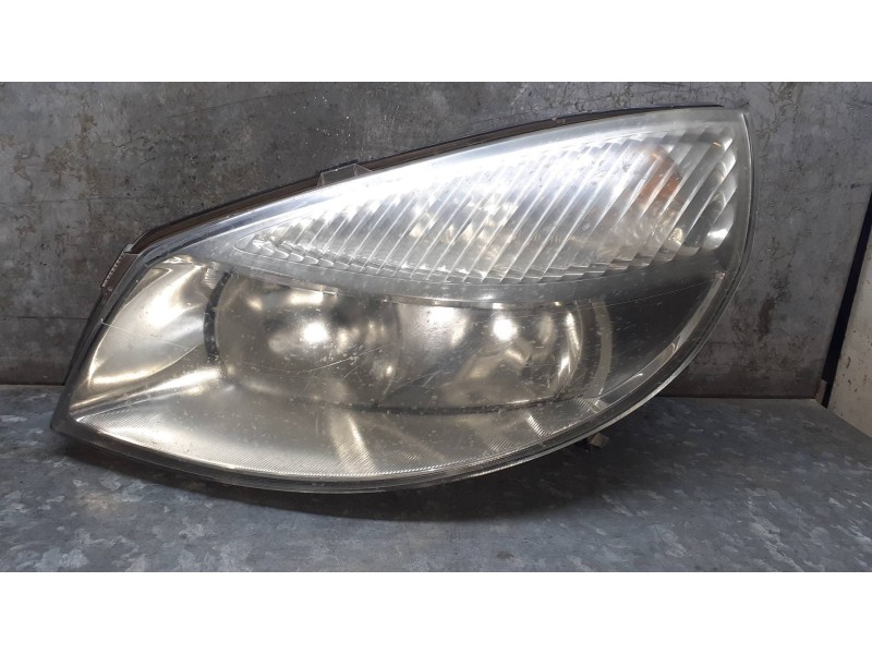 Recambio de faro izquierdo para renault scenic ii referencia OEM IAM 15810300L  