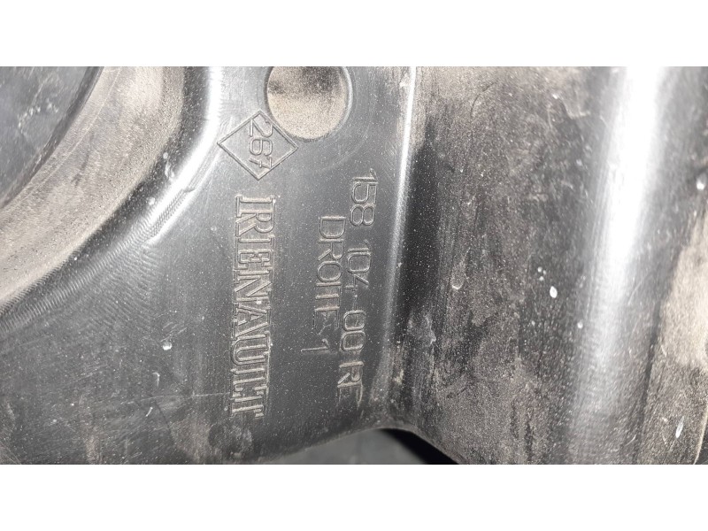 Recambio de faro derecho para renault scenic ii referencia OEM IAM 15810400R  