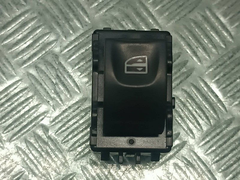 Recambio de mando elevalunas delantero derecho para renault megane iii coupe referencia OEM IAM   CONECTOR 4 PINES