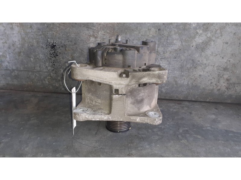 Recambio de alternador para renault scenic ii referencia OEM IAM 8200410681B VALEO 
