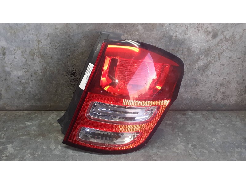 Recambio de piloto trasero derecho para citroen c3 referencia OEM IAM 0673805280  