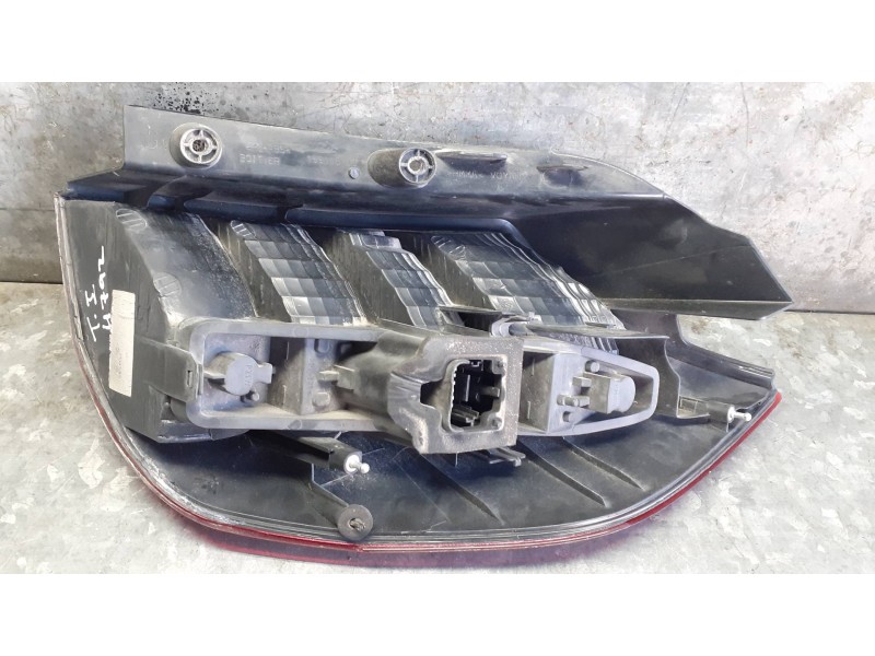 Recambio de piloto trasero izquierdo para renault scenic ii referencia OEM IAM 15911500  